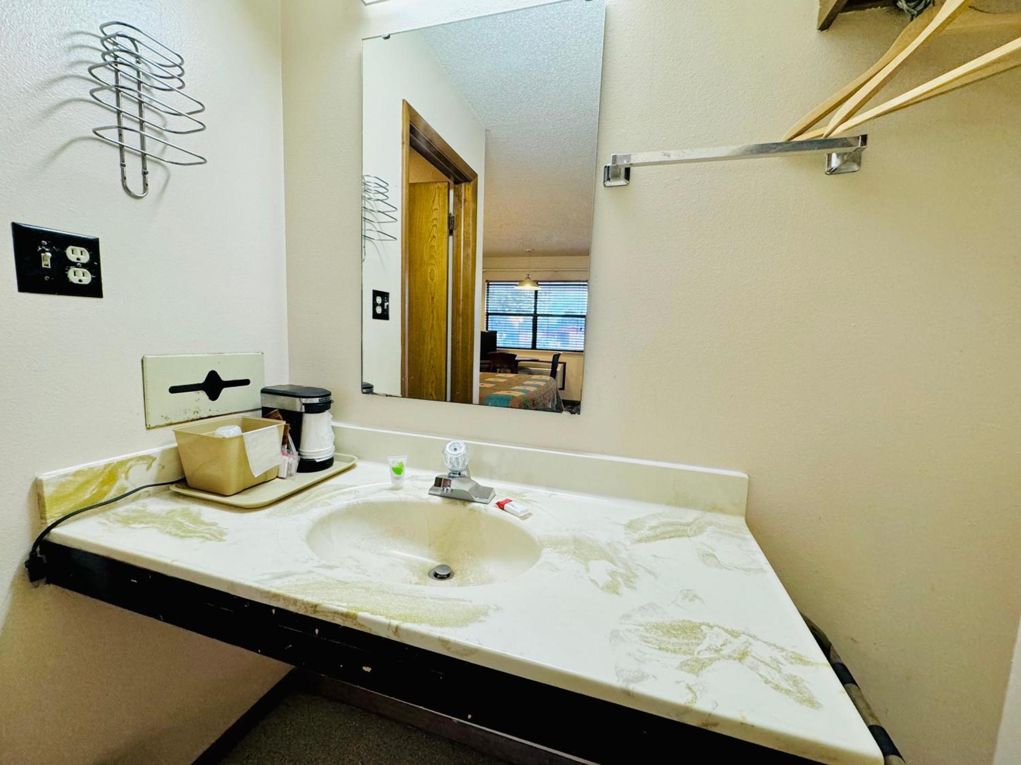 Americas Best Value Inn Jay 外观 照片